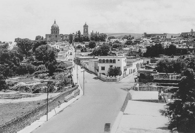 View along the Ancha, looking toward Las Monjas, San Miguel de Allende, 1963