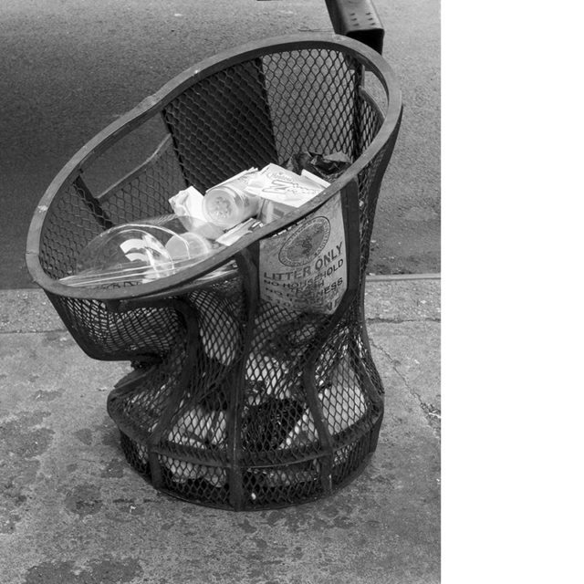 Trashcan on Upper West Side, New York, May 2016